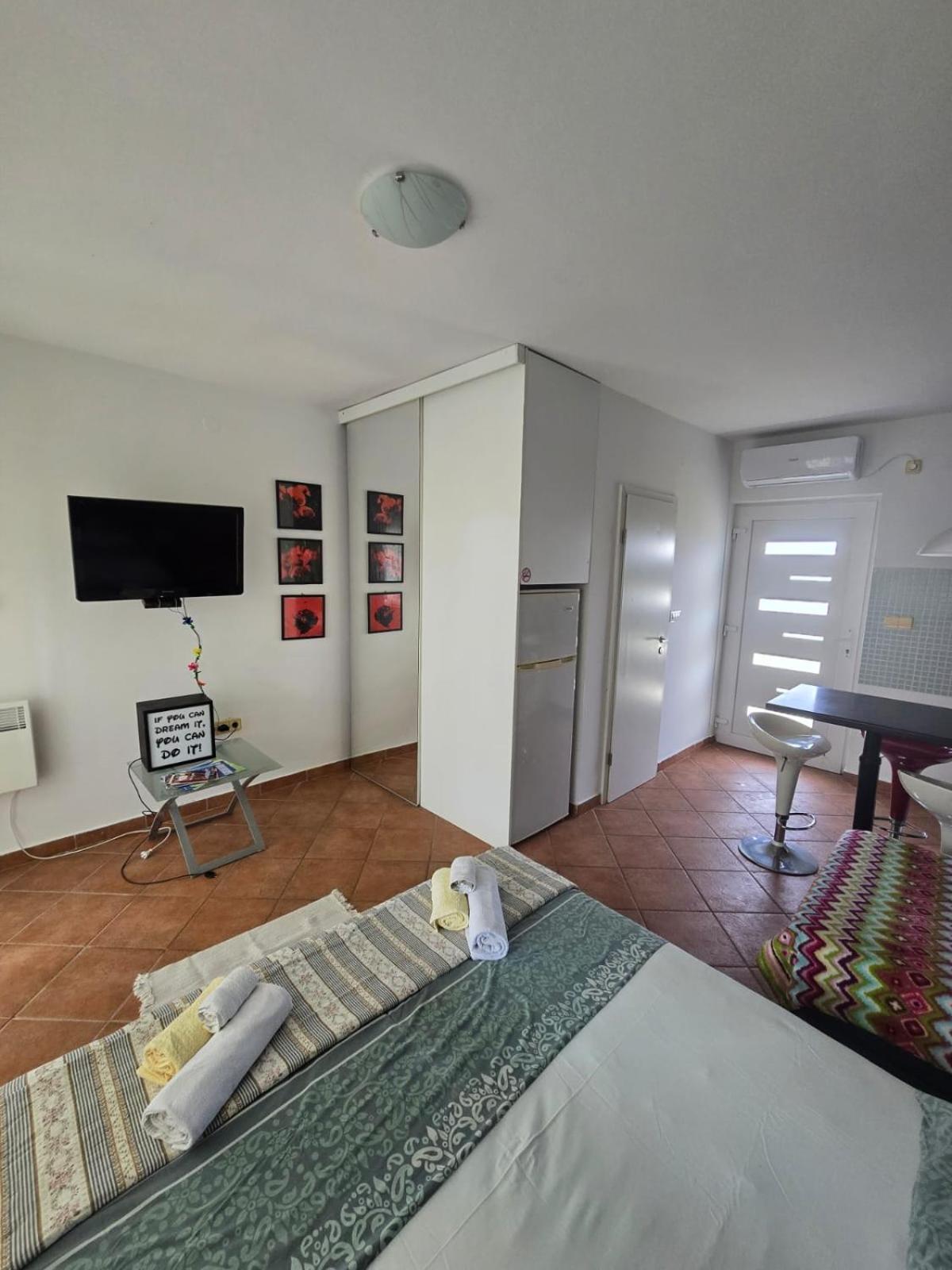Sukosan Studio Apartman Экстерьер фото