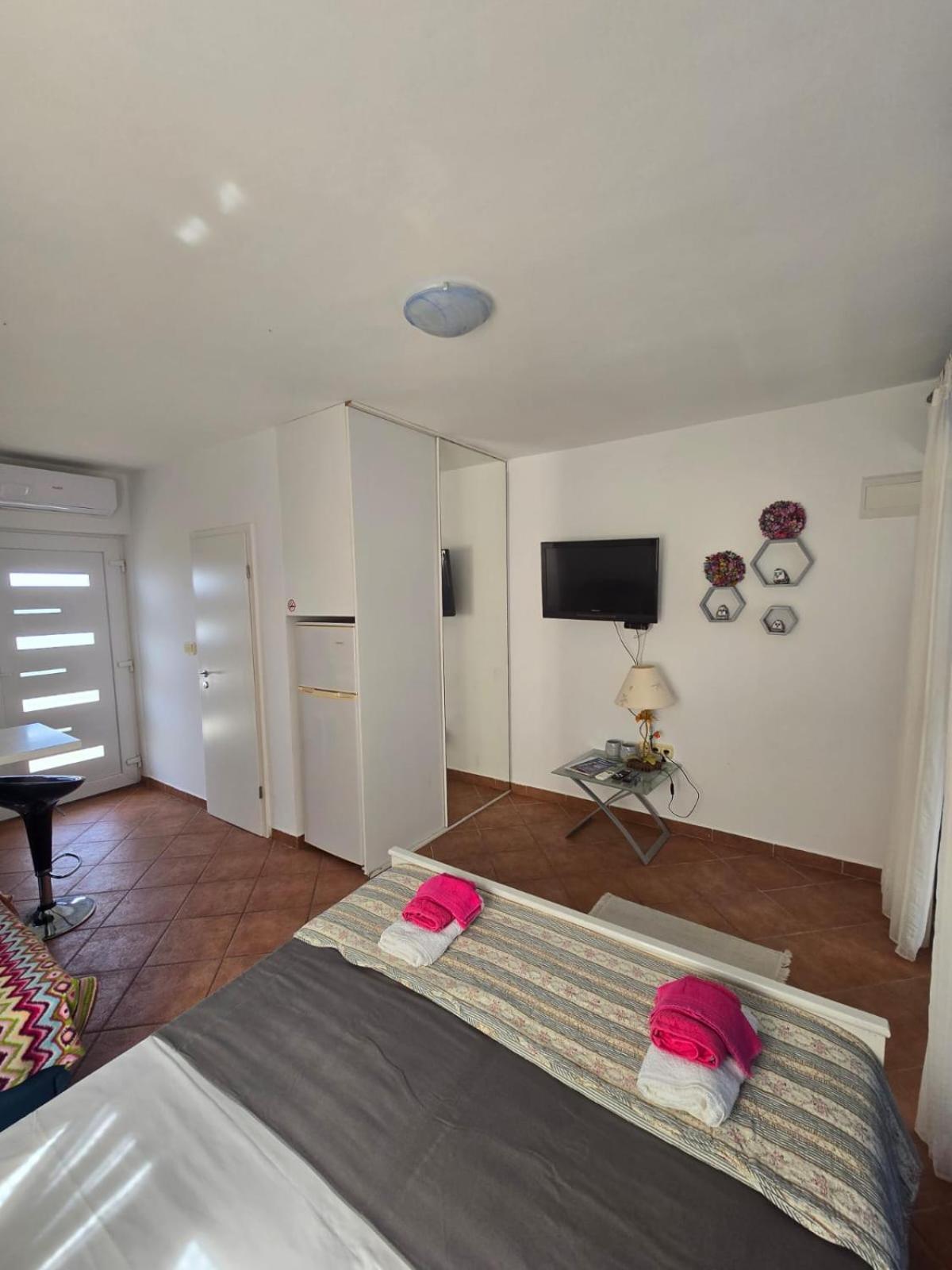 Sukosan Studio Apartman Экстерьер фото